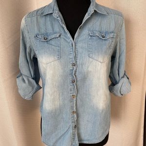 ⭐️Wet Seal Button Down⭐️